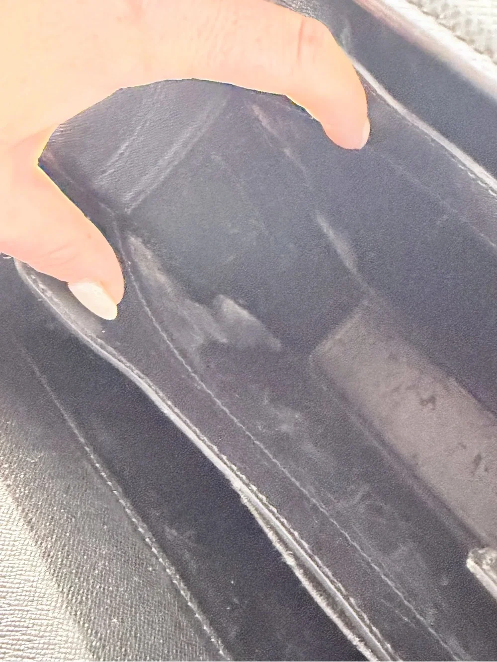 Louis Vuitton Taiga President Classeur Briefcase Black